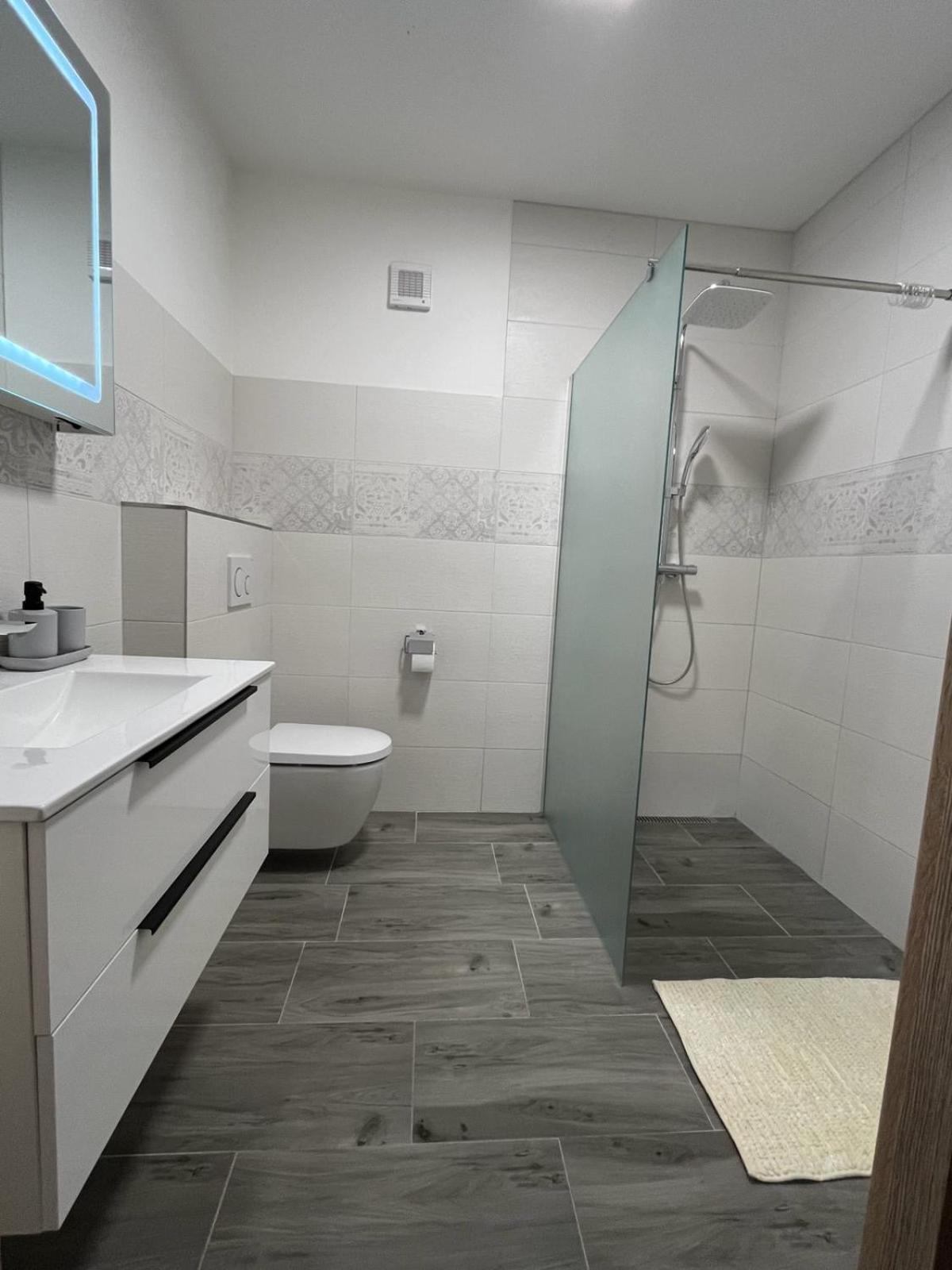 Apartman Kuga 미쿨로프 외부 사진